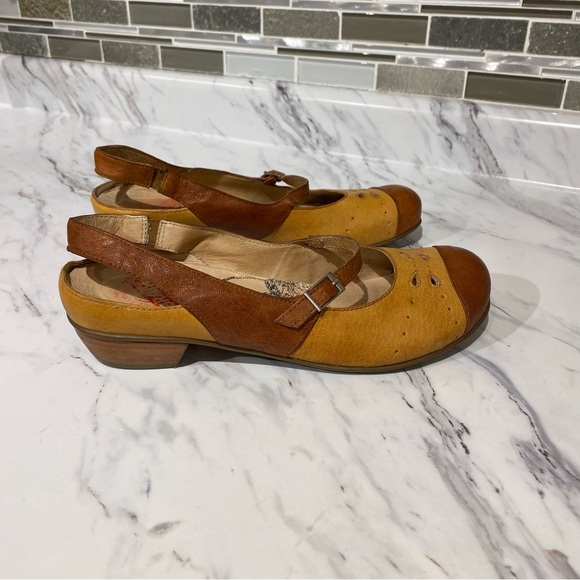 Brako leather Mary Jane Heels made in Spain - Picture 3 of 9